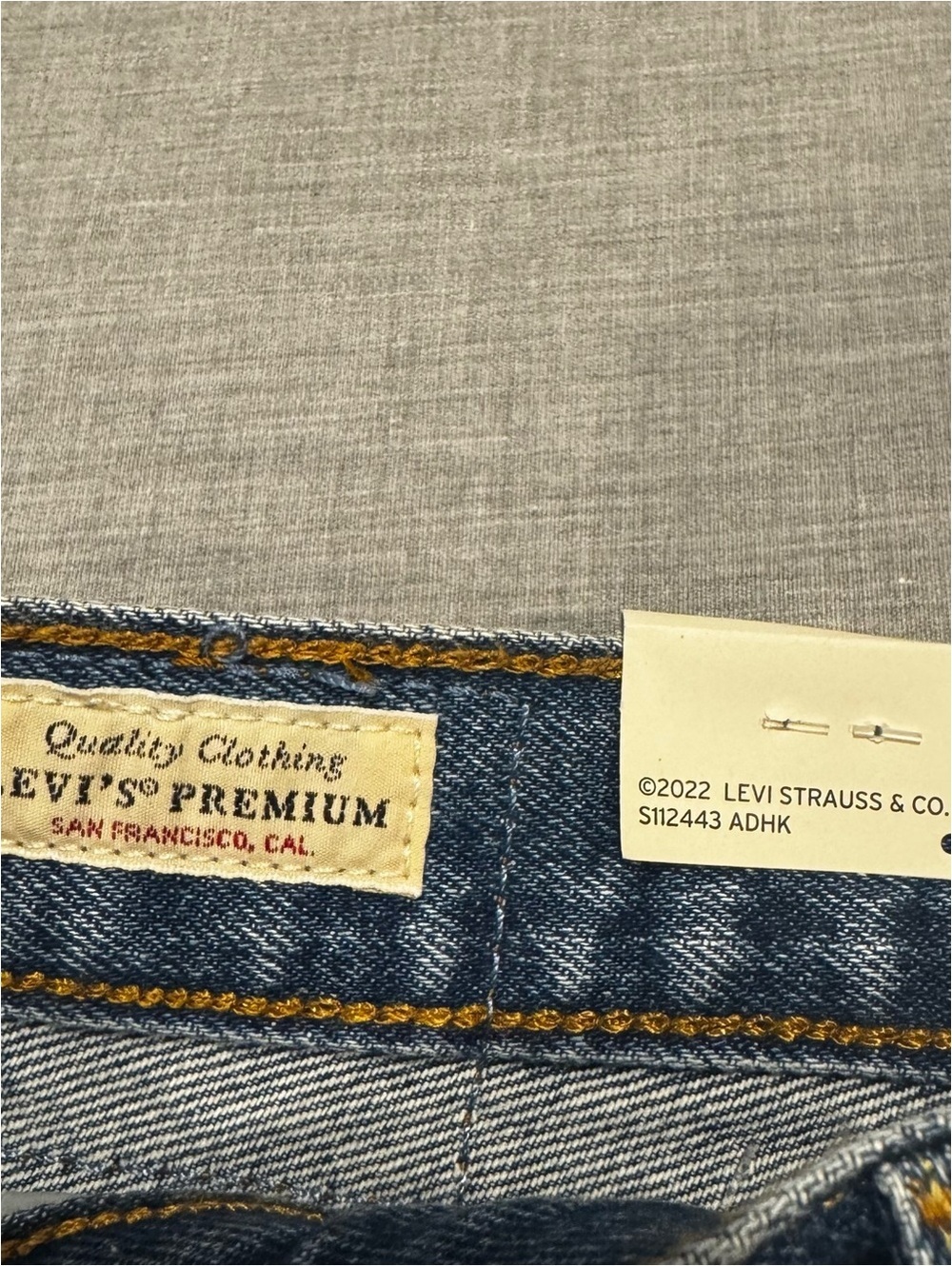Levi’s 501 Women’s Denim Jean Shorts Size 32 Button Fly Blue Cutoff High Rise - Picture 4 of 11
